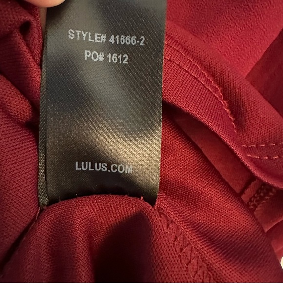 Lulu's | Elegant Burgundy V-Neck Long Sleeve Shift Dress Size Small - Picture 9 of 9